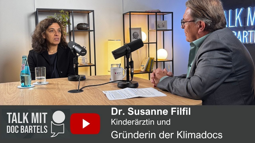 YouTube öffnen und Video starten: Praxen im Klimawandel: KlimaDocs zeigt den Weg | Dr. Susanne Filfil bei Doc Bartels